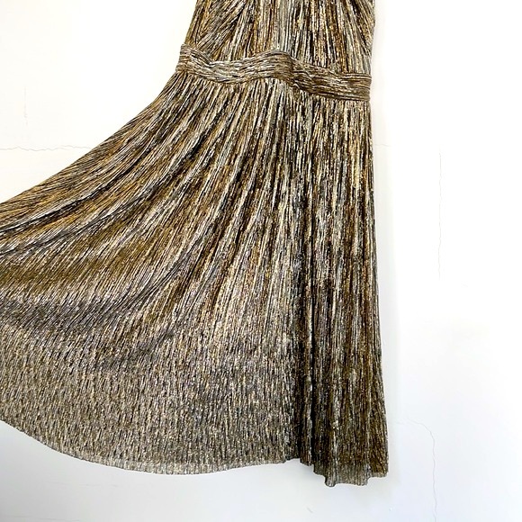 Muse Black and Gold Metallic Cross Knot Sleeveless Dress, Fully Lined, Size 2 - Picture 4 of 16